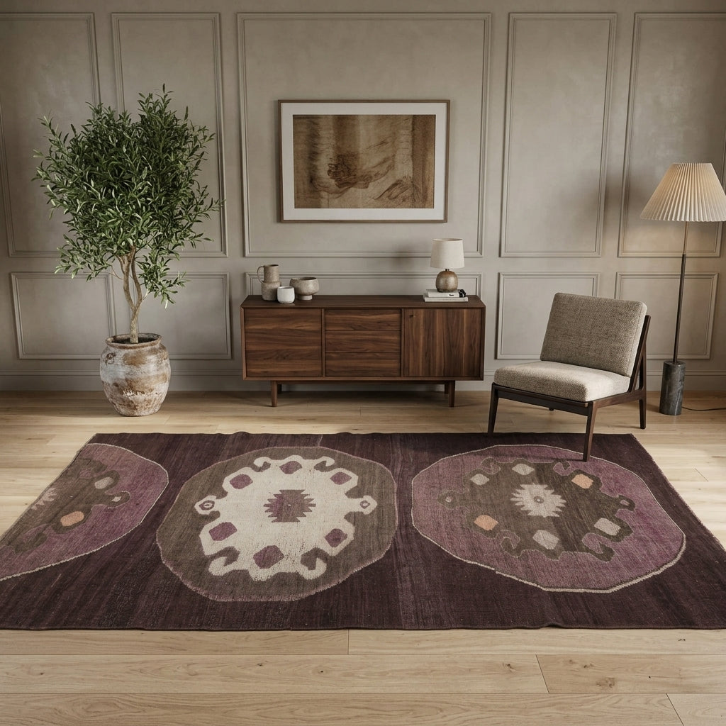 Tribal pattern on the Yelizefsan Gokcegol vintage runner rug – handmade in Anatolia, Turkey