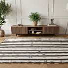 Tribal pattern on the Sitarebike Hale vintage kilim rug – handwoven flatweave in Sivas, Turkey