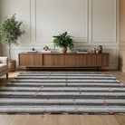 Striped pattern on the Sitareara Halenur vintage kilim rug – handwoven flatweave in Sivas, Turkey