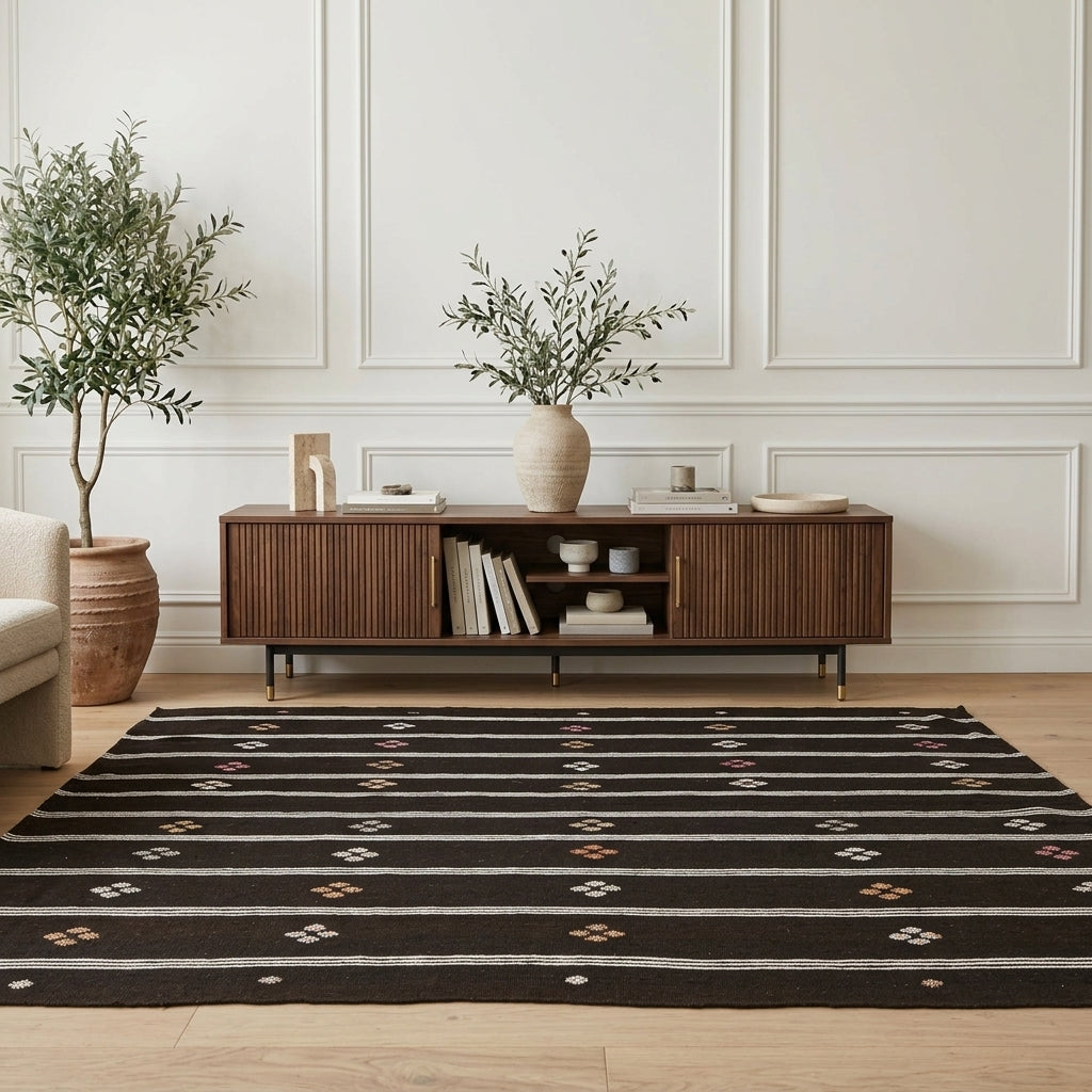 Ikat pattern on the Sirinsah Haley vintage kilim rug – handwoven flatweave in Sivas, Turkey