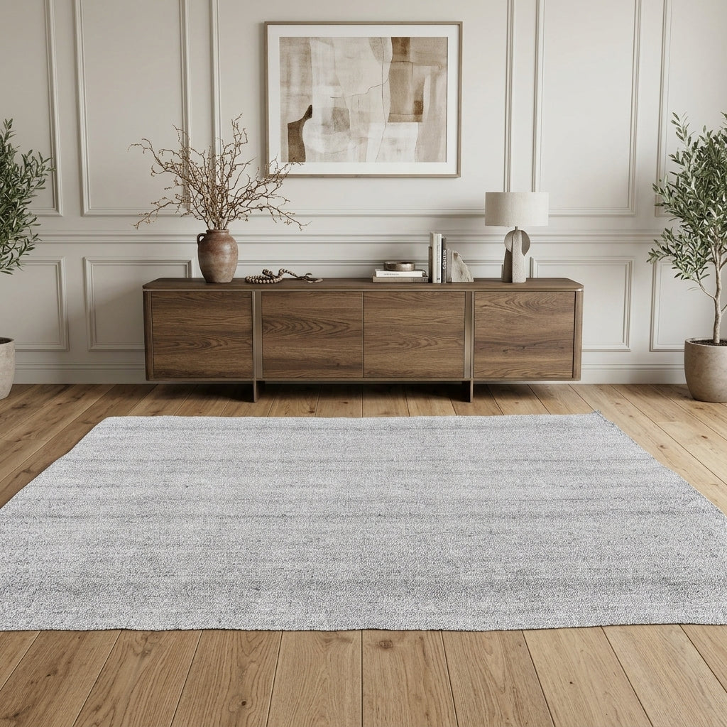 Solid pattern on the Servefsan Hayat vintage kilim rug – handwoven flatweave in Sivas, Turkey
