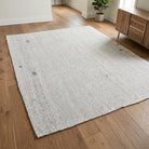 Solid pattern on the Eirenephone vintage kilim rug – handwoven flatweave in Anatolia, Turkey
