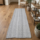 Solid pattern on the Toprakdeniz vintage kilim runner rug – handwoven flatweave in Anatolia, Turkey