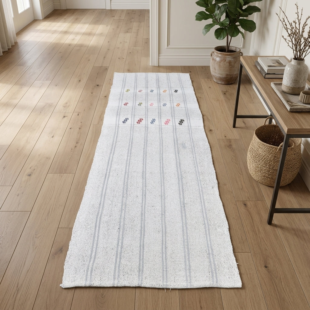 Striped pattern on the Terpsinoma vintage kilim runner rug – handwoven flatweave in Anatolia, Turkey