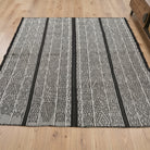 Striped pattern on the Ebru vintage kilim rug – handwoven flatweave in Anatolia, Turkey