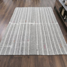 Striped pattern on the Dilperver vintage kilim rug – handwoven flatweave in Anatolia, Turkey