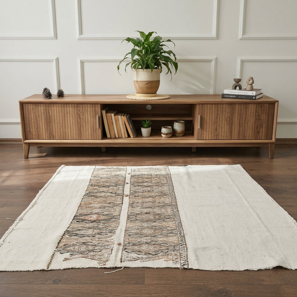 Ikat pattern on the Irmaknaz vintage kilim rug – handwoven flatweave in Anatolia, Turkey