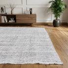 Solid pattern on the Dilber vintage kilim rug – handwoven flatweave in Anatolia, Turkey