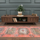Geometric pattern on the Nikophaessa vintage runner rug – handmade in Anatolia, Turkey