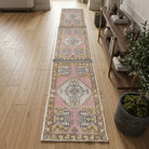 Oriental pattern on the Ambrippe vintage runner rug – handmade in Anatolia, Turkey