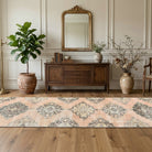 Oriental pattern on the Aynur vintage runner rug – handmade in Anatolia, Turkey
