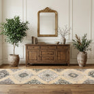 Oriental pattern on the Asuzar vintage runner rug – handmade in Anatolia, Turkey