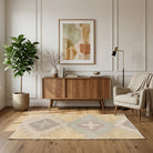Geometric pattern on the Perizad vintage runner rug – handmade in Anatolia, Turkey
