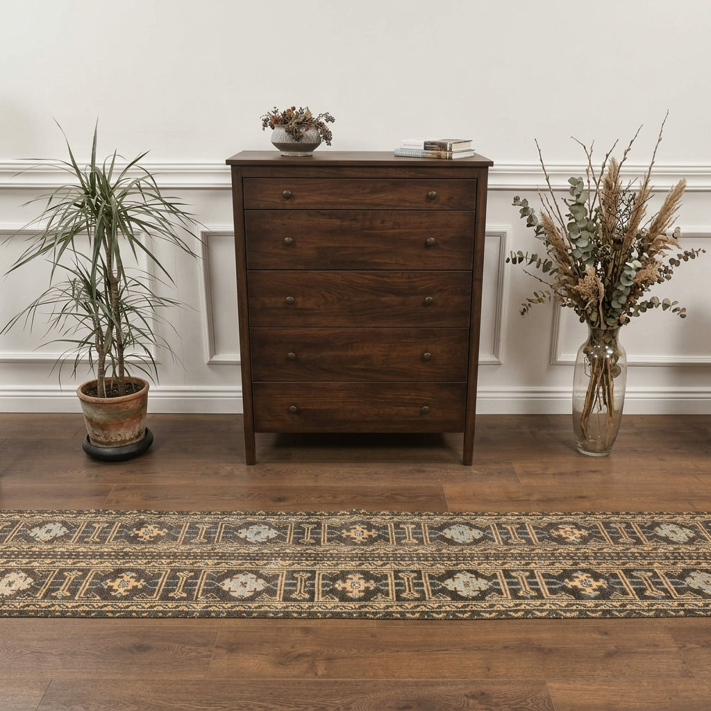 Patchwork pattern on the Mihrlale vintage patchwork runner rug – handmade in Anatolia, Turkey