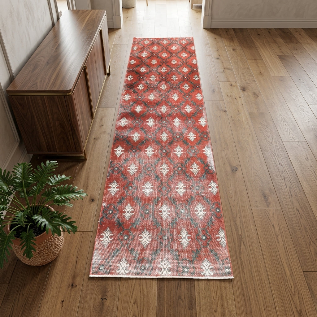 Ikat pattern on the Kleaura vintage runner rug – handmade in Anatolia, Turkey