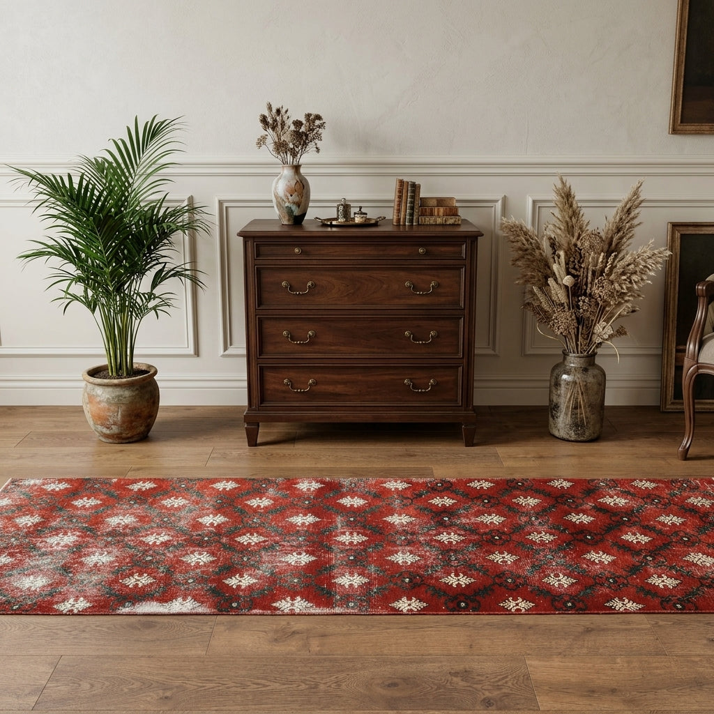 Ikat pattern on the Kleaura vintage runner rug – handmade in Anatolia, Turkey