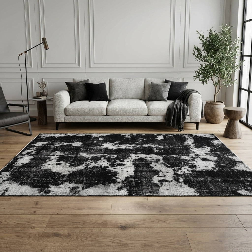 Solid pattern on the Reyyan distressed vintage area rug – handmade in Anatolia, Turkey