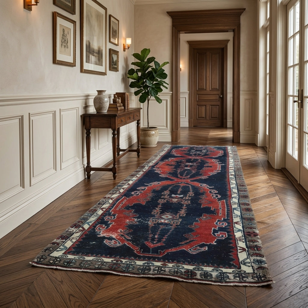 Oriental pattern on the Incisema vintage runner rug – handmade in Anatolia, Turkey