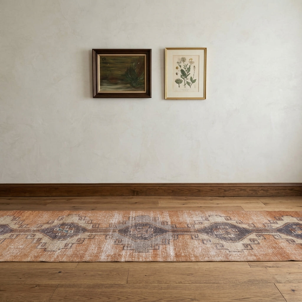 Geometric pattern on the Glykodora vintage runner rug – handmade in Anatolia, Turkey