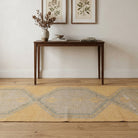 Geometric pattern on the Yapraknisin vintage runner rug – handmade in Anatolia, Turkey