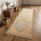 Geometric pattern on the Saffetsu vintage runner rug – handmade in Anatolia, Turkey