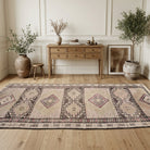 Oriental pattern on the Sabahgul vintage runner rug – handmade in Anatolia, Turkey