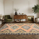 Oriental pattern on the Pyrropheme vintage runner rug – handmade in Anatolia, Turkey