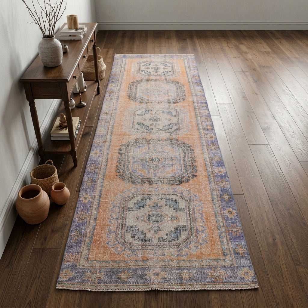 Geometric pattern on the Pyrrochoria vintage runner rug – handmade in Anatolia, Turkey