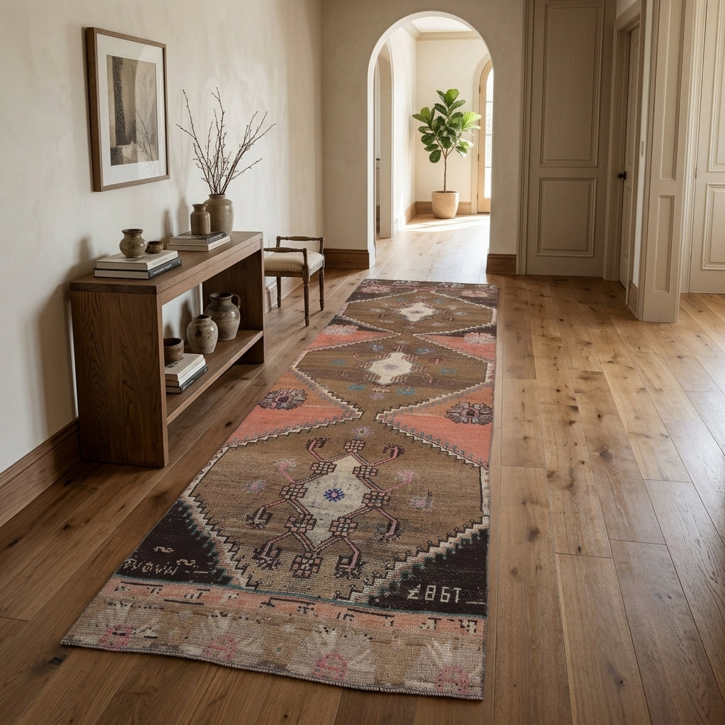 Oriental pattern on the Siladeniz vintage runner rug – handmade in Anatolia, Turkey