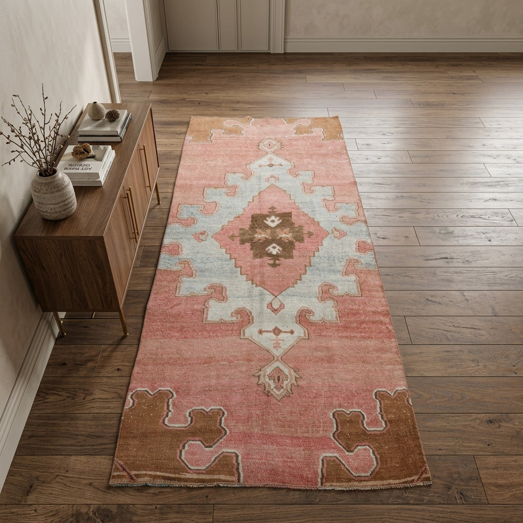 Oriental pattern on the Sumbul vintage runner rug – handmade in Anatolia, Turkey