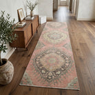 Oriental pattern on the Simpeyker vintage runner rug – handmade in Anatolia, Turkey