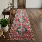 Oriental pattern on the Simgedeniz vintage runner rug – handmade in Anatolia, Turkey