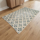 Ikat pattern on the Findiknur vintage area rug – handmade in Anatolia, Turkey