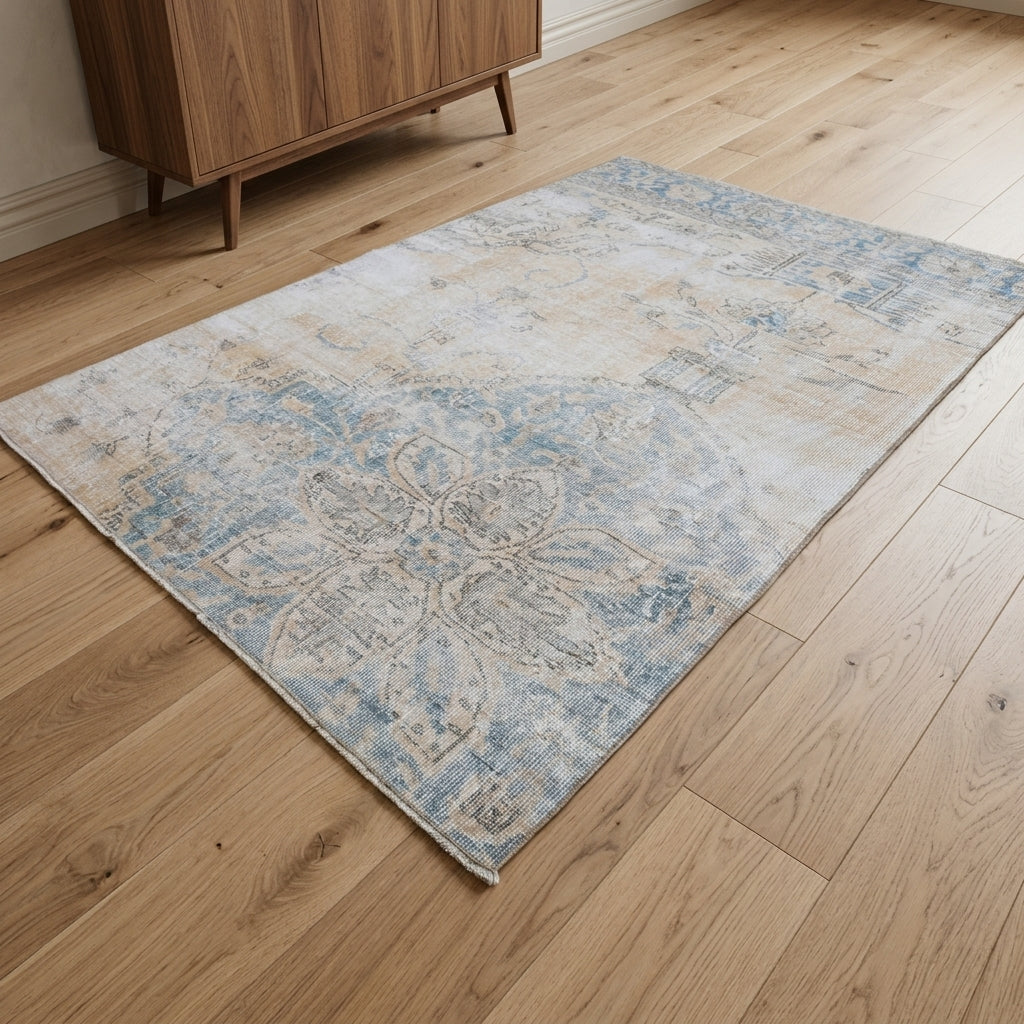 Oriental pattern on the Fidansultan vintage area rug – handmade in Anatolia, Turkey