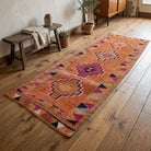 Ikat pattern on the Pericansu vintage runner rug – handmade in Anatolia, Turkey