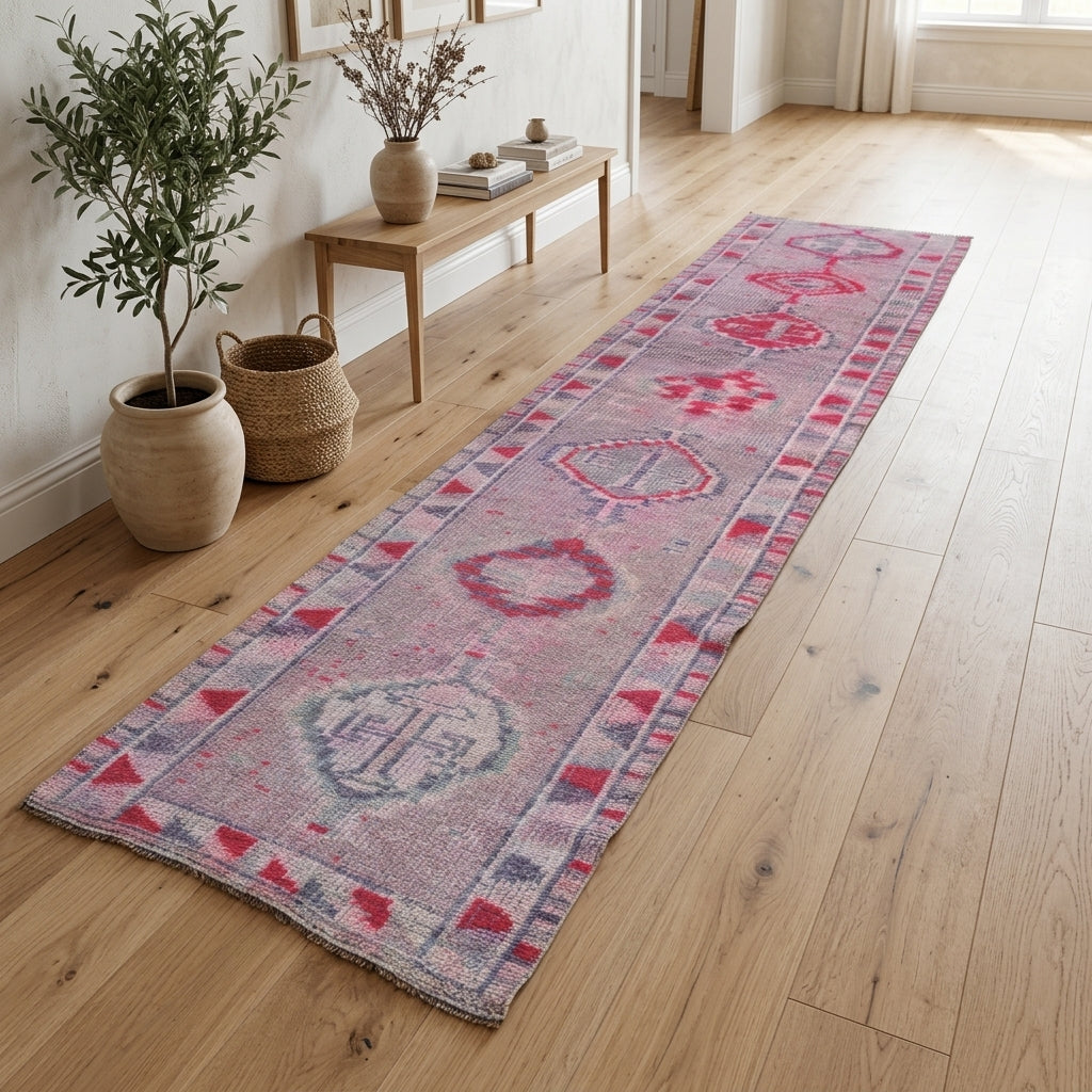 Ikat pattern on the Pelagopetra vintage runner rug – handmade in Anatolia, Turkey
