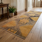 Geometric pattern on the Ocyrhoe vintage runner rug – handmade in Anatolia, Turkey