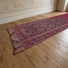 Ikat pattern on the Nigarbahar vintage runner rug – handmade in Anatolia, Turkey
