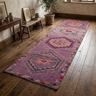 Geometric pattern on the Nesterenban vintage runner rug – handmade in Anatolia, Turkey