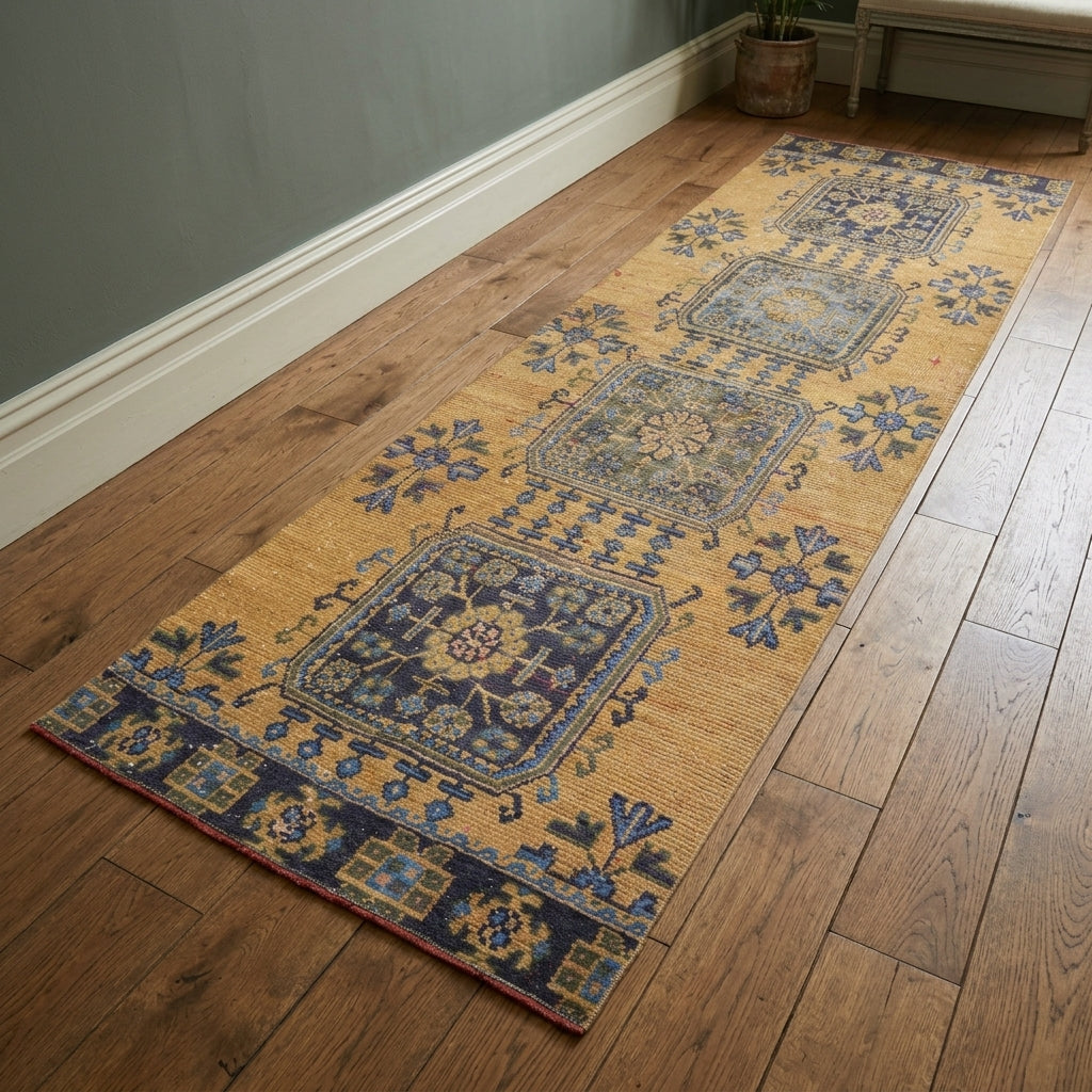 Floral pattern on the Nephedora vintage runner rug – handmade in Anatolia, Turkey