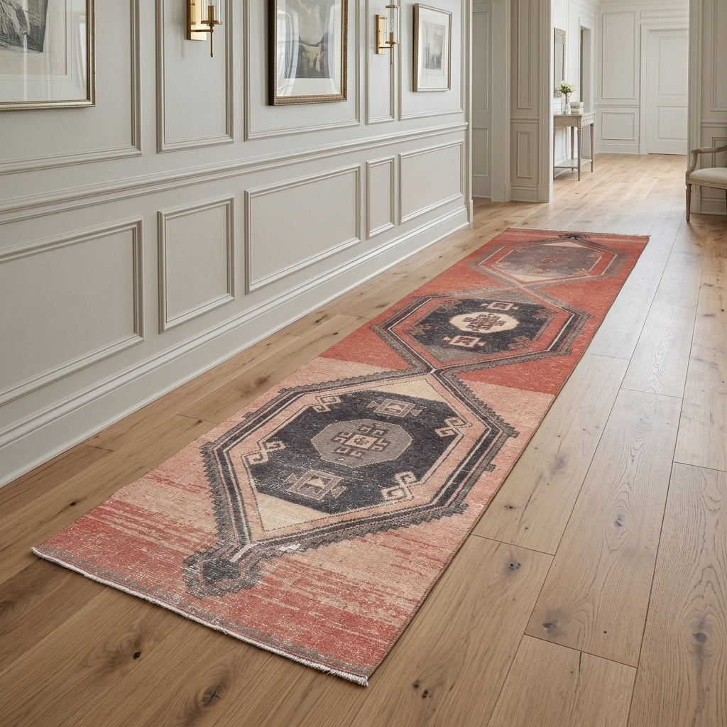 Geometric pattern on the Polypheme vintage runner rug – handmade in Anatolia, Turkey
