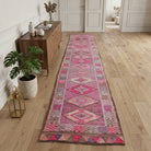 Geometric pattern on the Kumruefsan vintage runner rug – handmade in Anatolia, Turkey