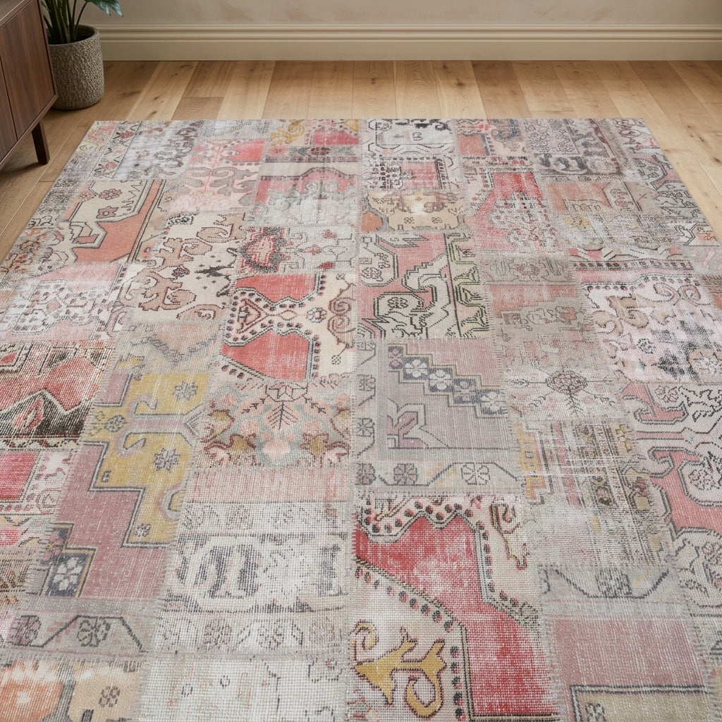 Tribal pattern on the Amaranthsthene vintage patchwork area rug – handmade in Anatolia, Turkey