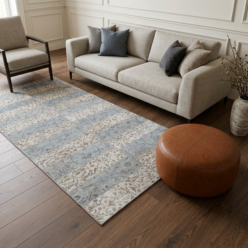 Floral pattern on the Ceylansel vintage patchwork runner rug – handmade in Anatolia, Turkey