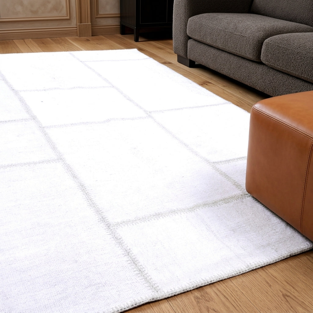 Solid pattern on the Cerensultan vintage patchwork area rug – handmade in Anatolia, Turkey