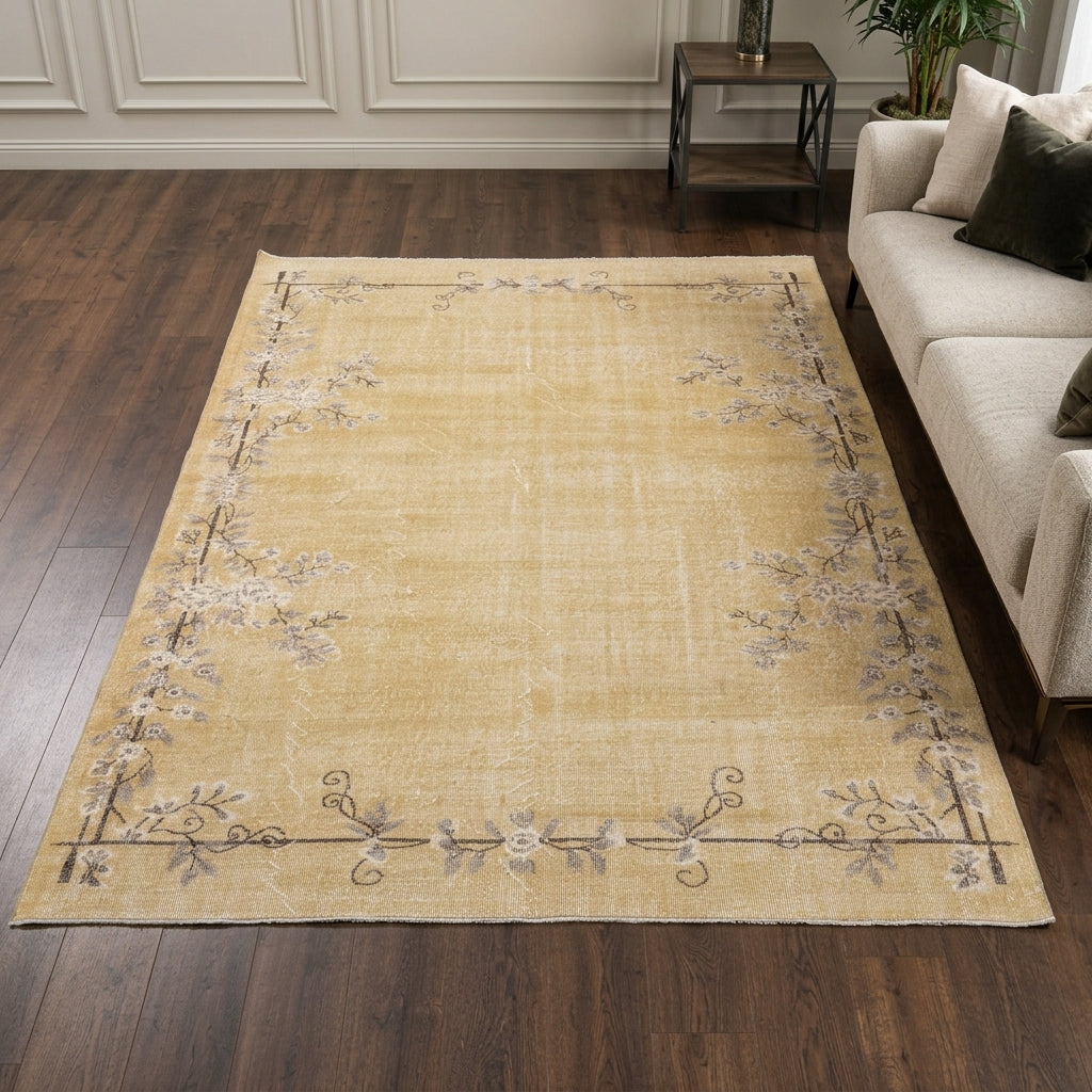 Solid pattern on the Selimiye antique washed vintage area rug – handmade in Anatolia, Turkey