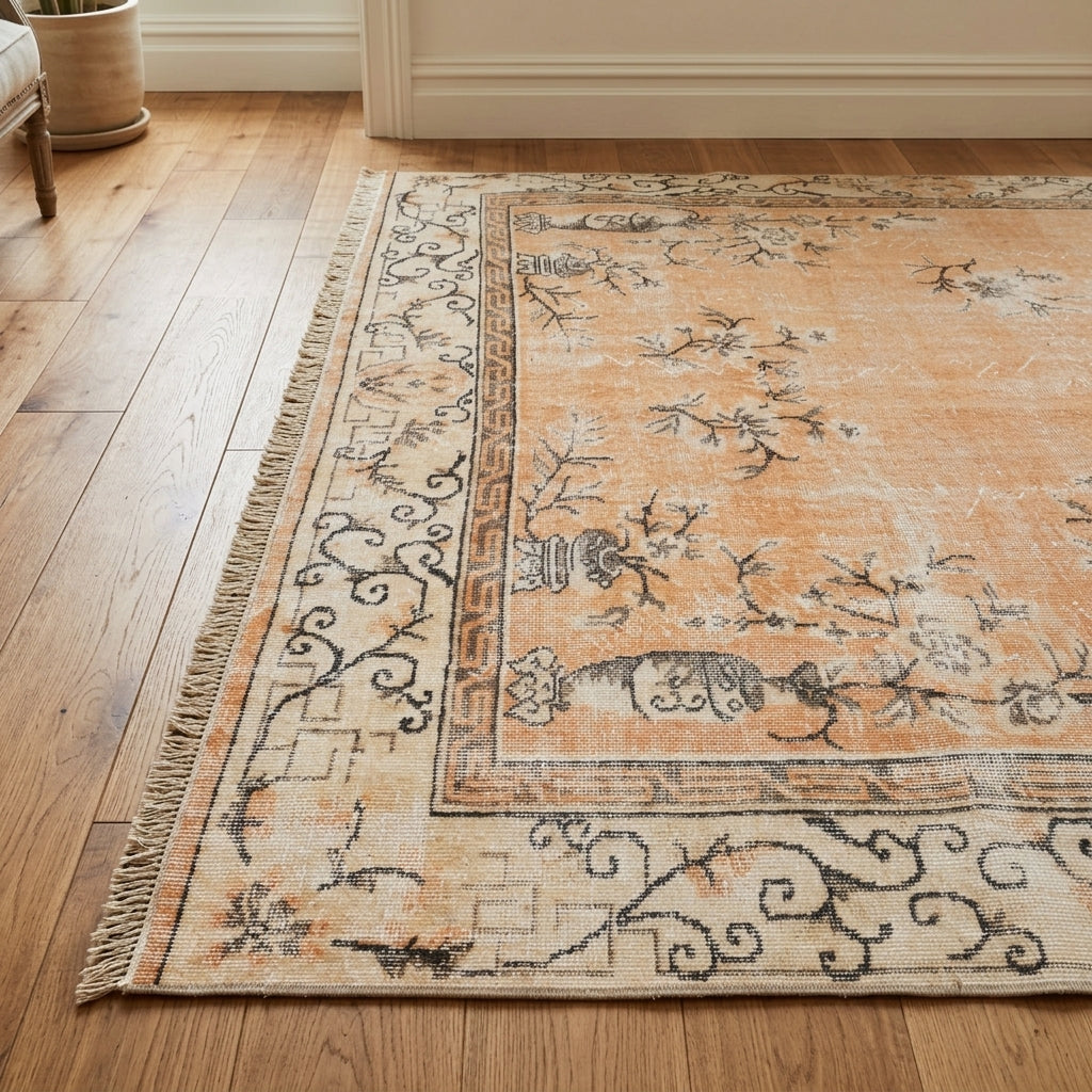 Oriental pattern on the Bedriyegul vintage area rug – handmade in Anatolia, Turkey