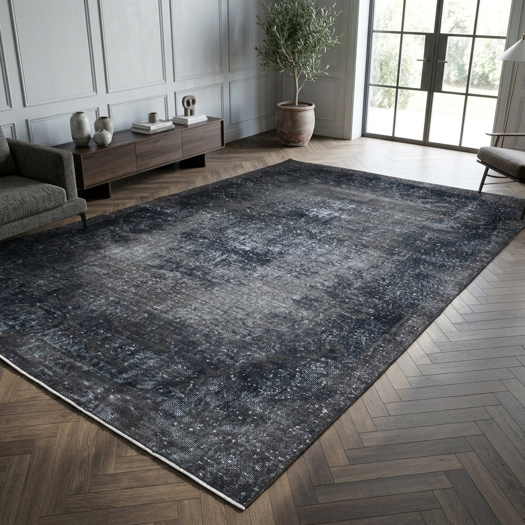 Solid pattern on the Zenogena overdyed vintage area rug – handmade in Oushak, Turkey
