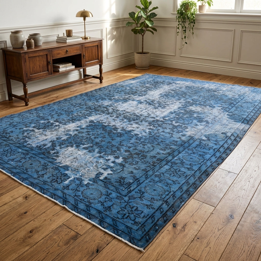 Floral pattern on the Ayara distressed vintage area rug – handmade in Anatolia, Turkey