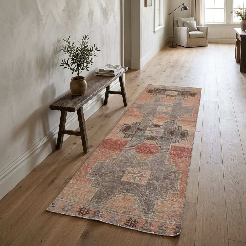 Geometric pattern on the Zarifenaz vintage runner rug – handmade in Anatolia, Turkey